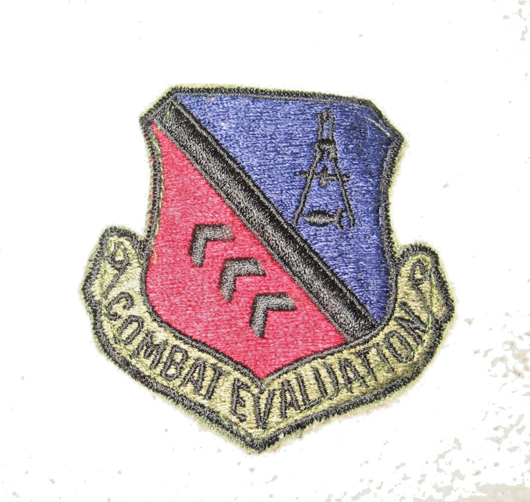 Military Militaria USAF Patches, Pins & Badges