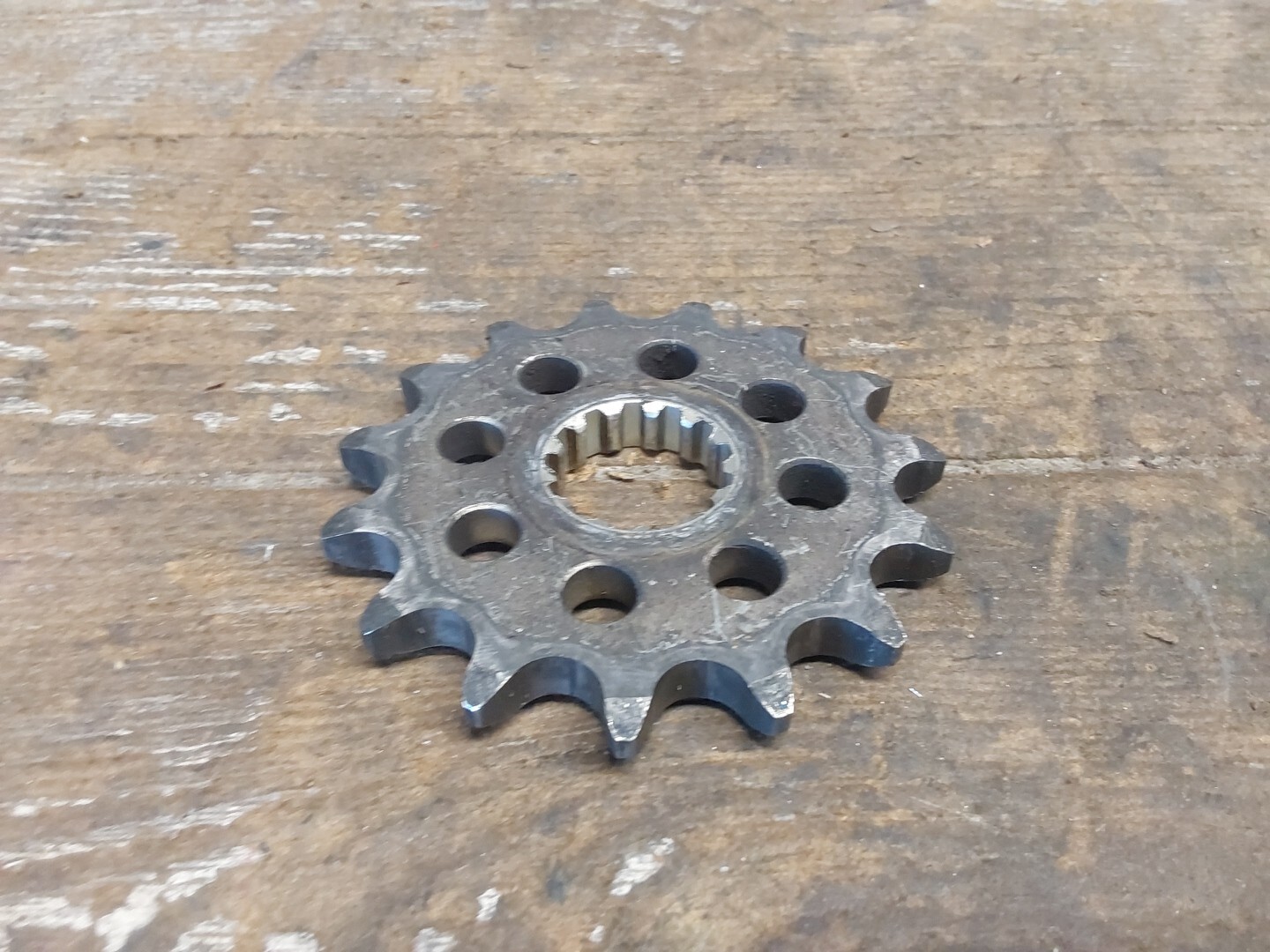 2005 2004-2005 Suzuki GSXR600 GSXR 600 Engine Motor Front Drive Sprocket Gear