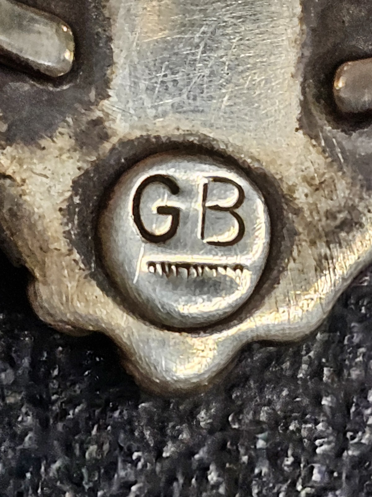 GB Handcrafted Silver Band Ring Oval Setting Signed Maker's Mark Silver Metal