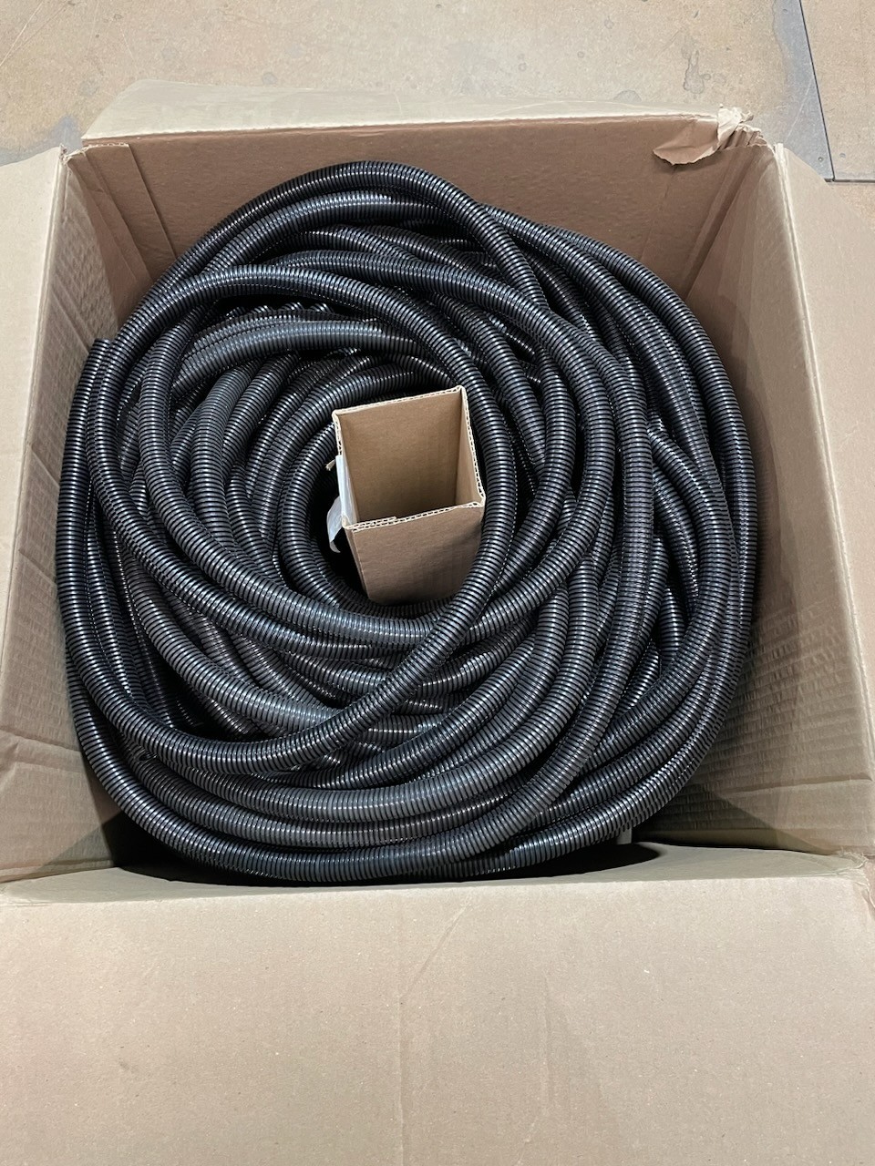 5/8" Inch x 800' Split Wire Loom Conduit Corrugated Plastic Tubing Sleeve Tube