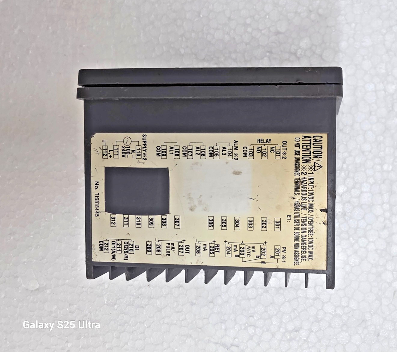 Yokogawa UT32A-000-11-00 Digital Indicating Controller