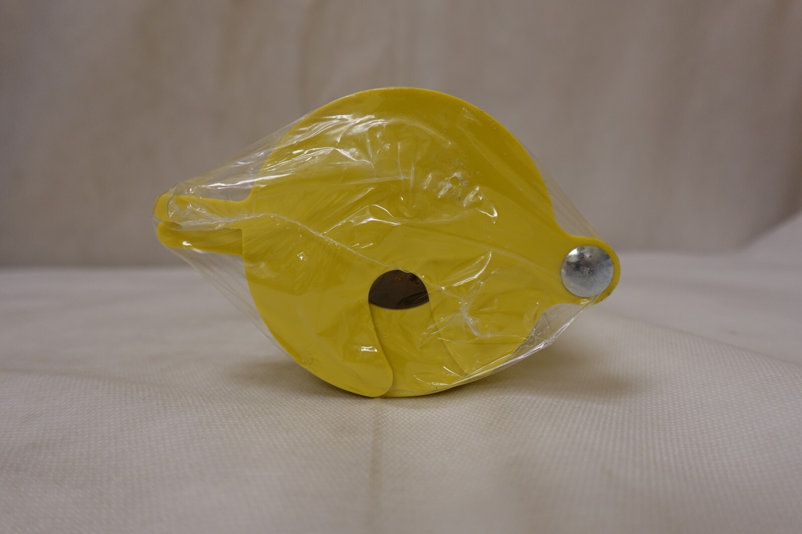 Brady Prinzing Plug Lockout Yellow 1-1/4" Dia PL023 Assembly 3 In 1 Device