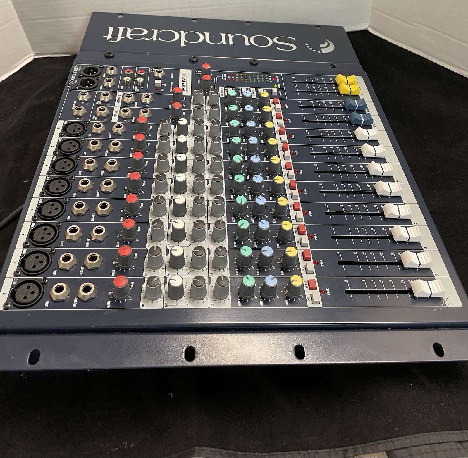 Soundcraft EPM8 8-Channel Multi-Format Mixer