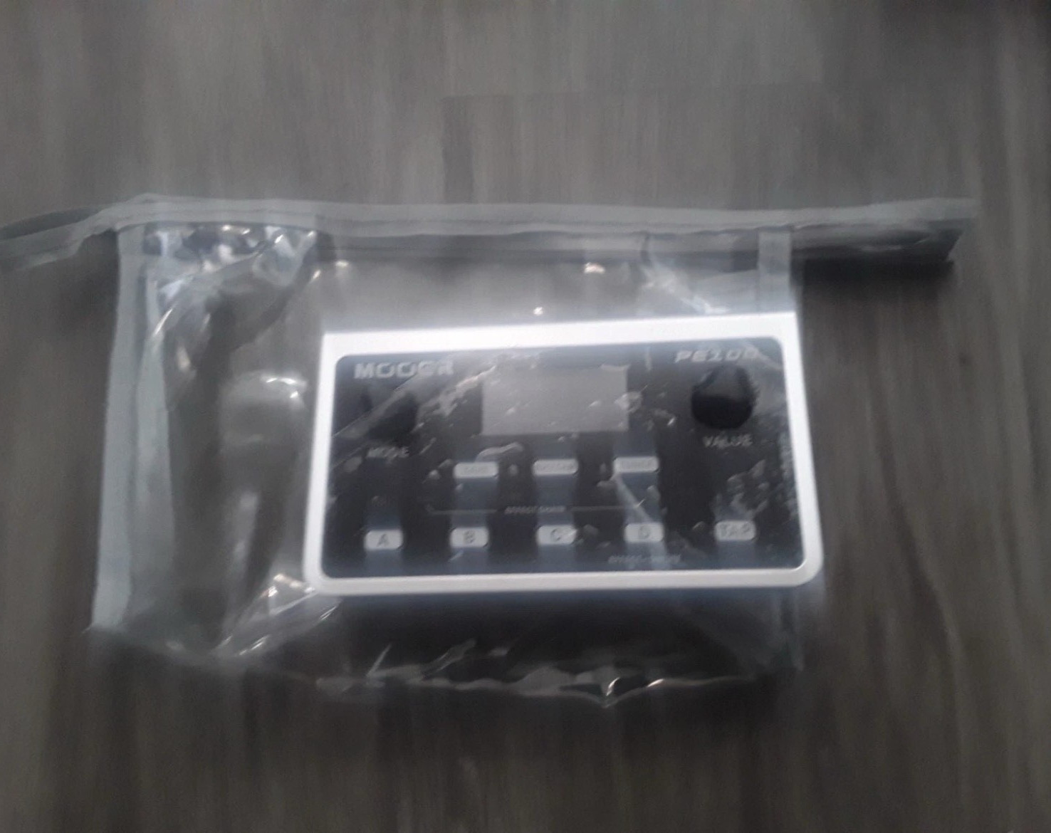 MOOER PE100 Portable Digital Multi-Effects Pedal for Electric Guitar