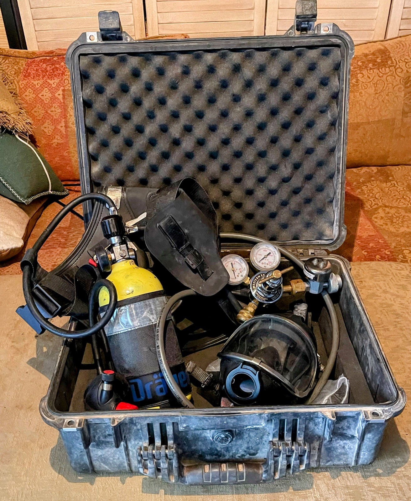 Drager PSS 7000 Self Contained Breathing Apparatus Harness/ tank & case