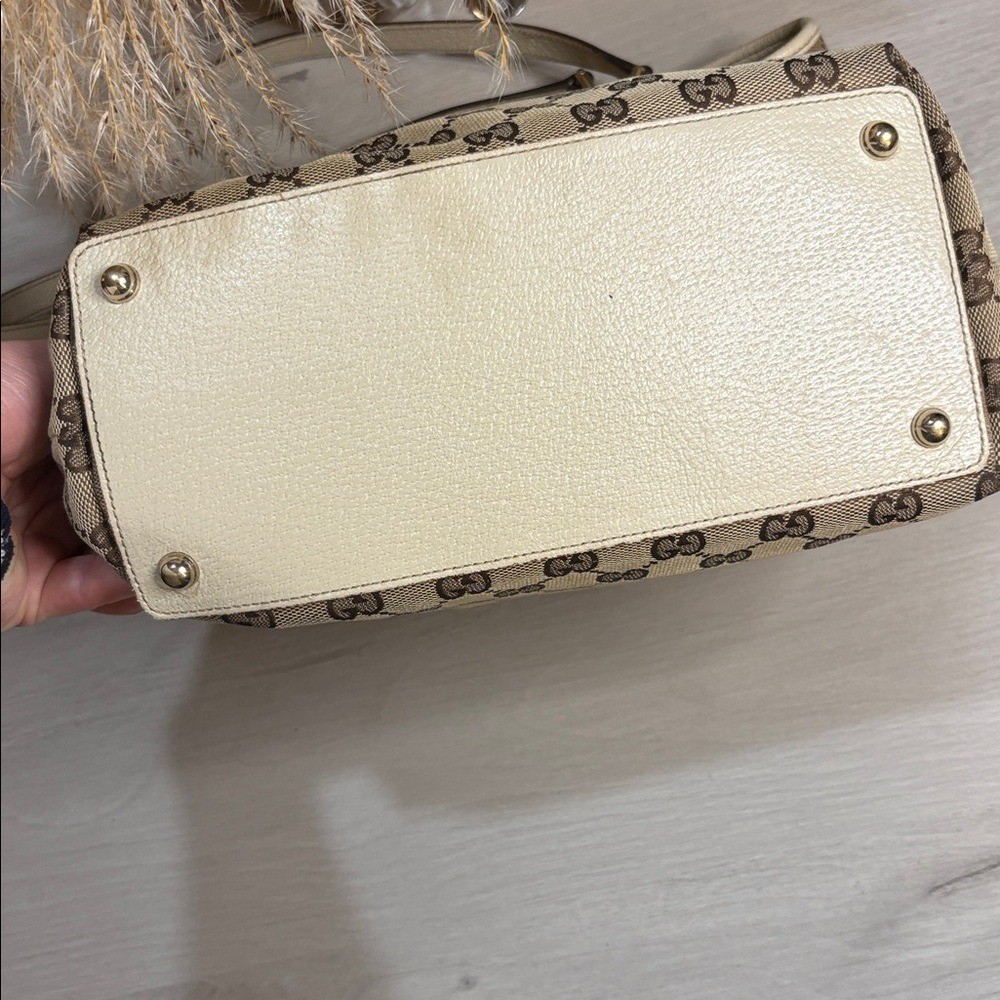 Gucci Beige and Brown Shoulder Bag