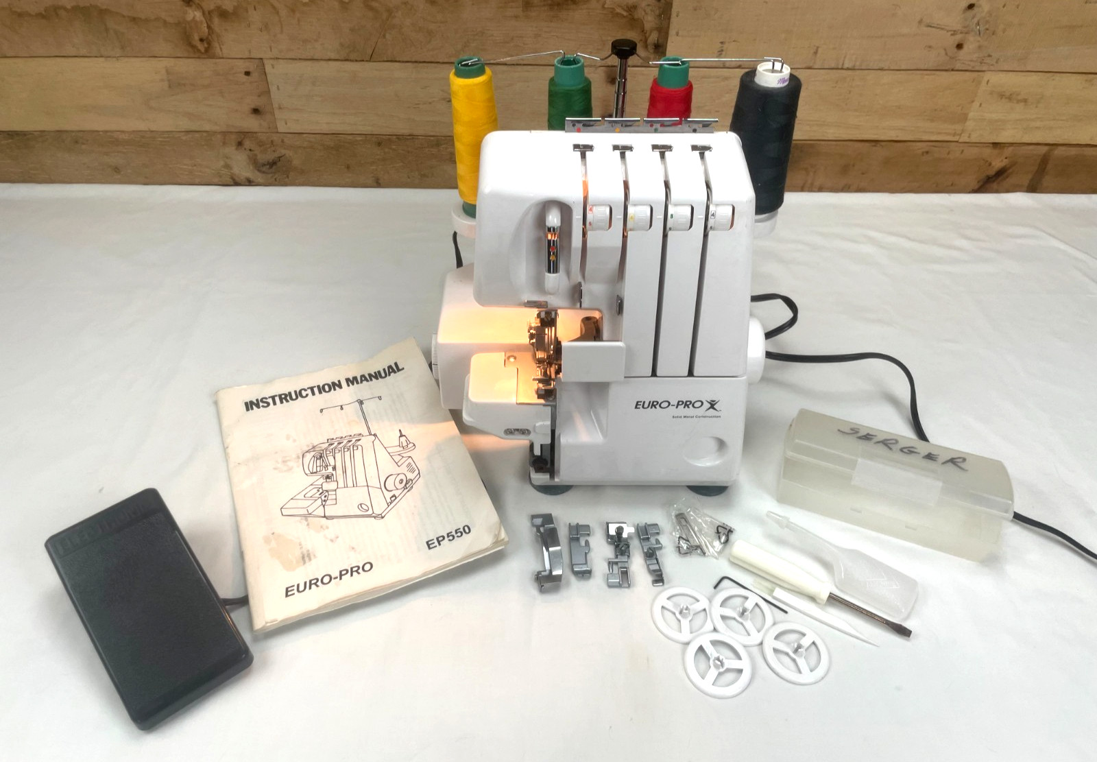 EURO-PRO EP550 OVERLOCK SERGER SEWING MACHINE w/FOOT PEDAL MANUAL & ACCESSORIES