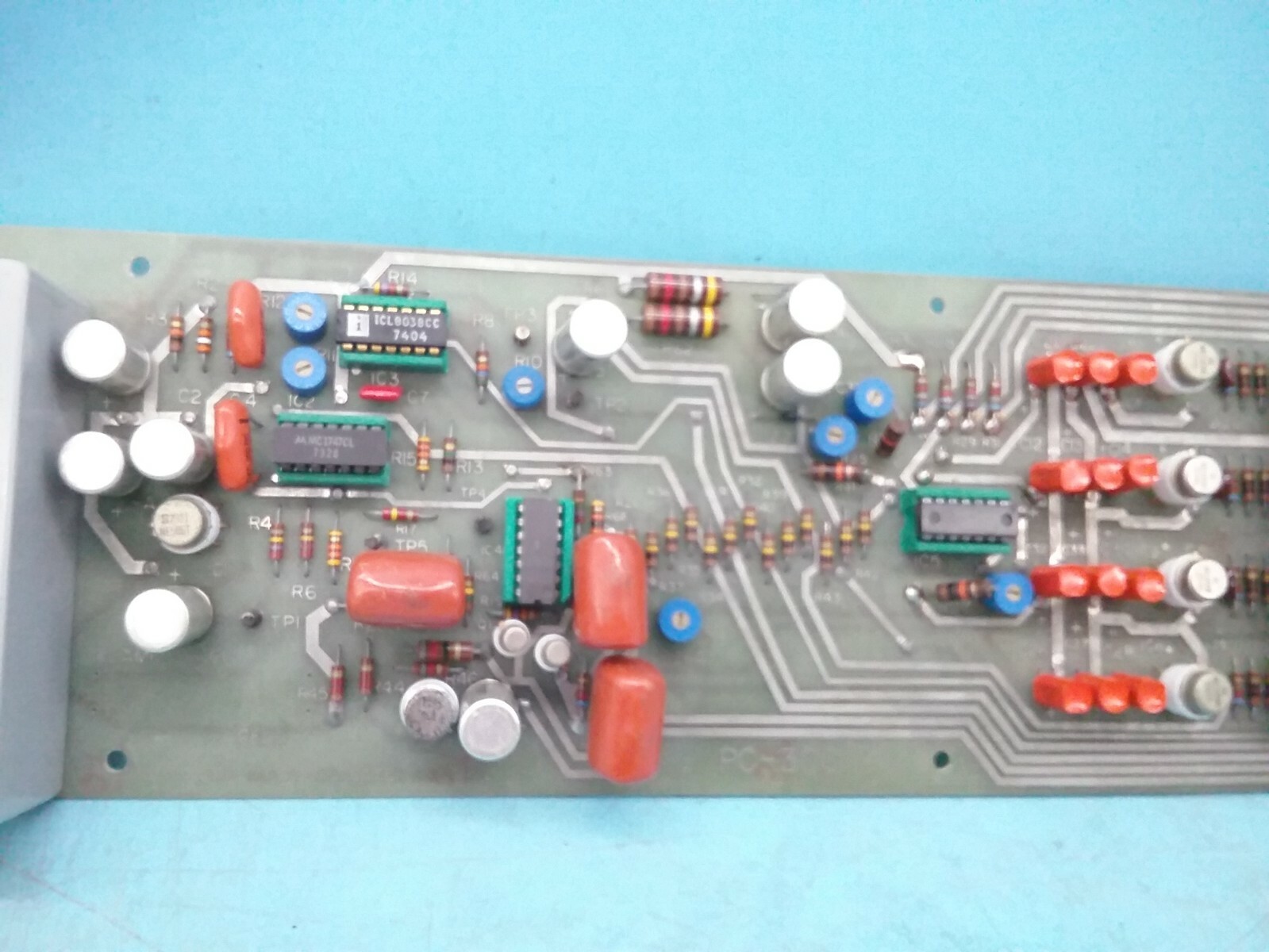 UHF MULTI REPEATER CONTROL MODEL PC-300 + ACOPIAN D15-35 POWER MODULE
