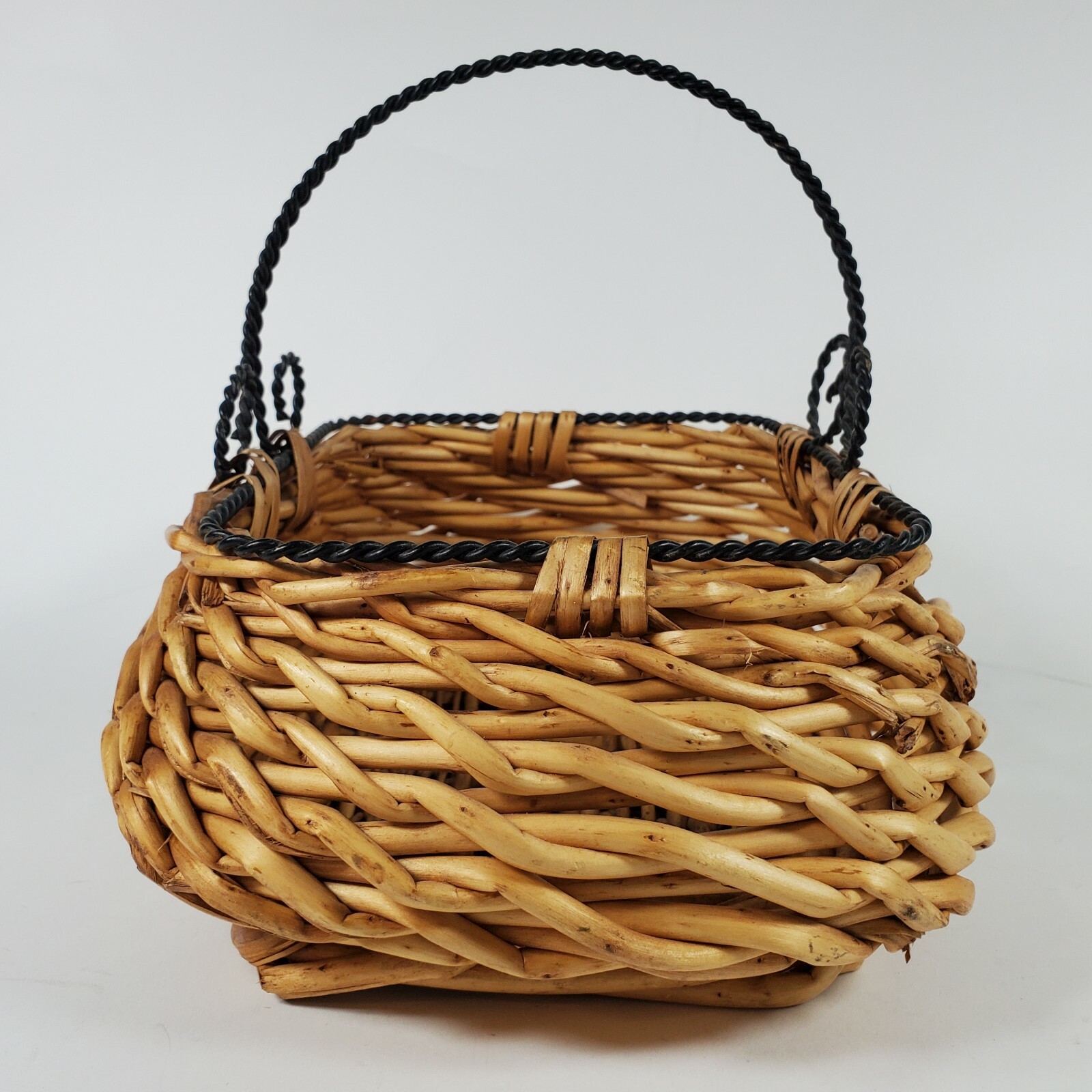 Bamboo Straw Basket With Metal Twisted Handle 8"H X 9.5"L