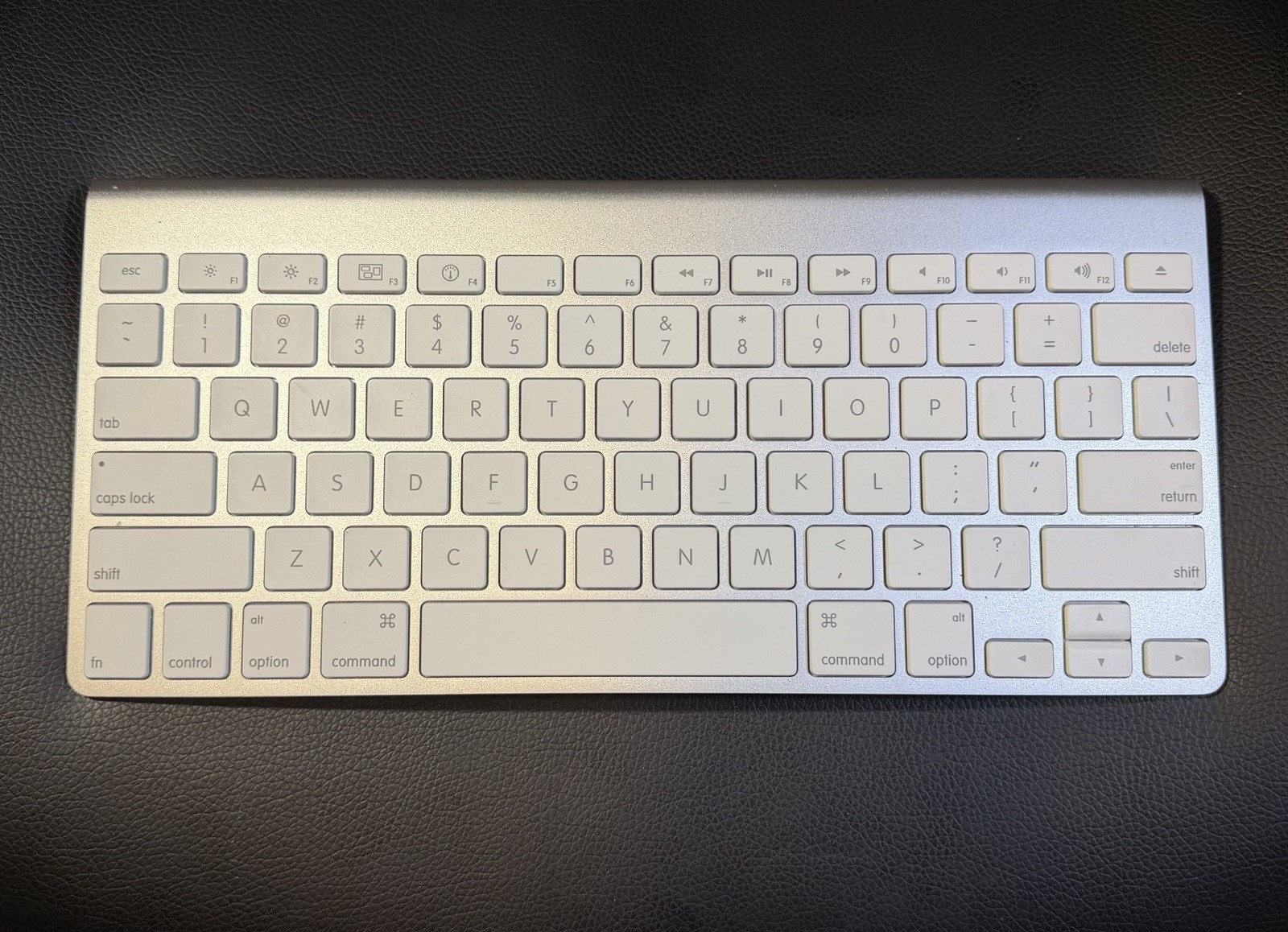 Apple Wireless Bluetooth Keyboard A1314 Compact Mac Aluminum Slim Silver Tested
