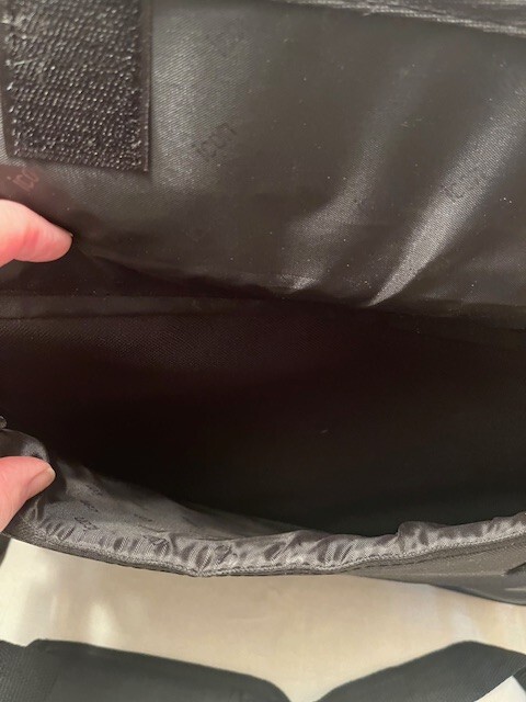 Icon Black 17" Notebook Computer Case With Shoulder Strap Pre-owned