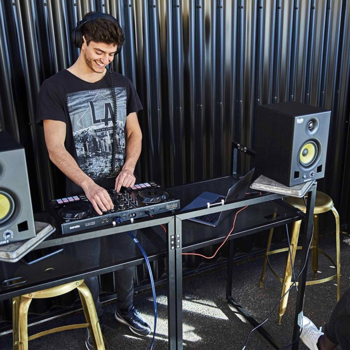 Hercules DJControl Inpulse 500 Serato DJ Lite and DJUCED DJ Controller