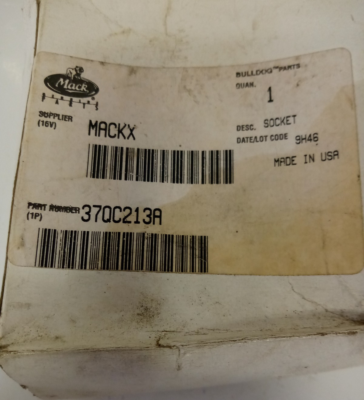 NOS MACK HOOD PIVOT SOCKET 37QC213A