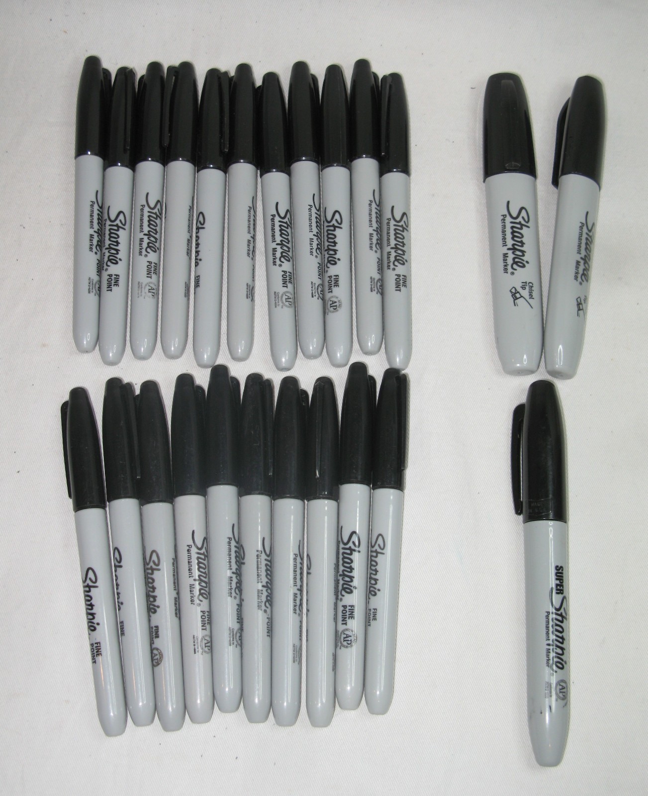 NEW Sharpie Black Markers Multi-Pack 24 pc with 2 x Chisel Tip + 1 Super Sharpie