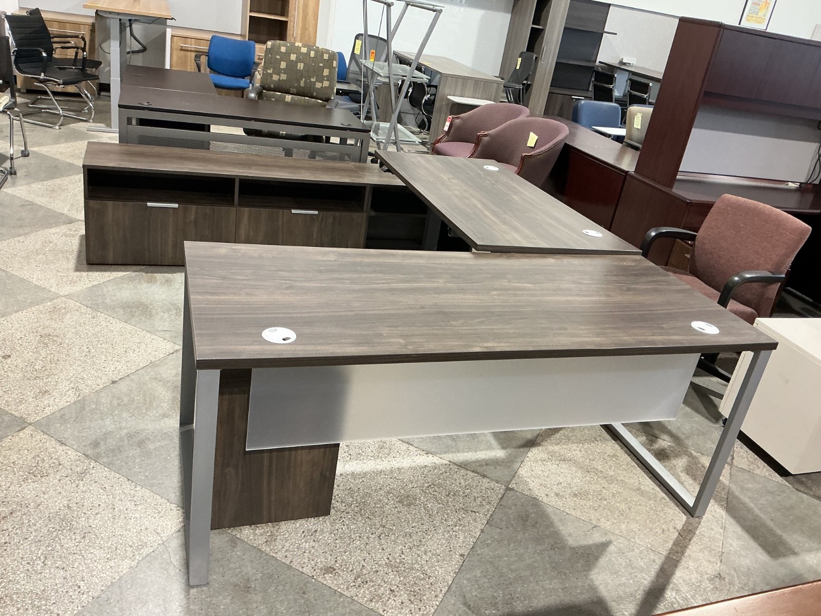 U Shape w/ Mobile Pedestal and Electric Height Adjustable table by HON