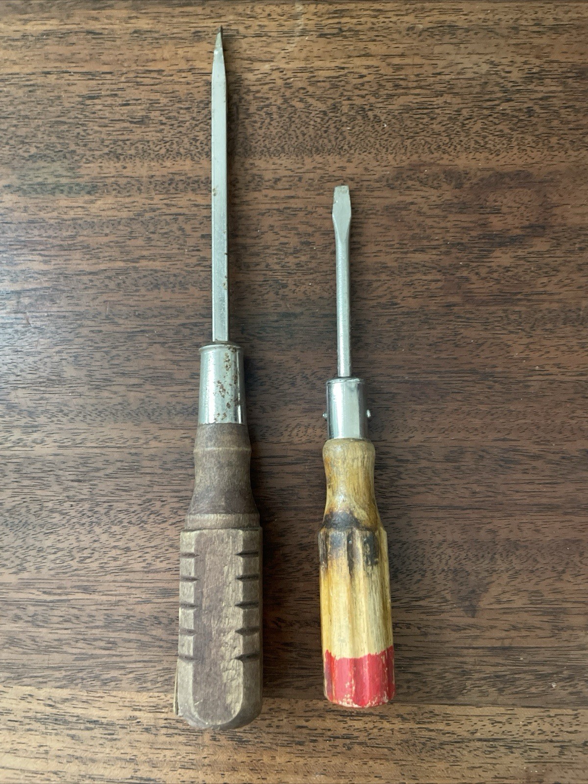 Set of 2 Wood Handle Flathead Screw Drivers Red Tool Workshop Gift