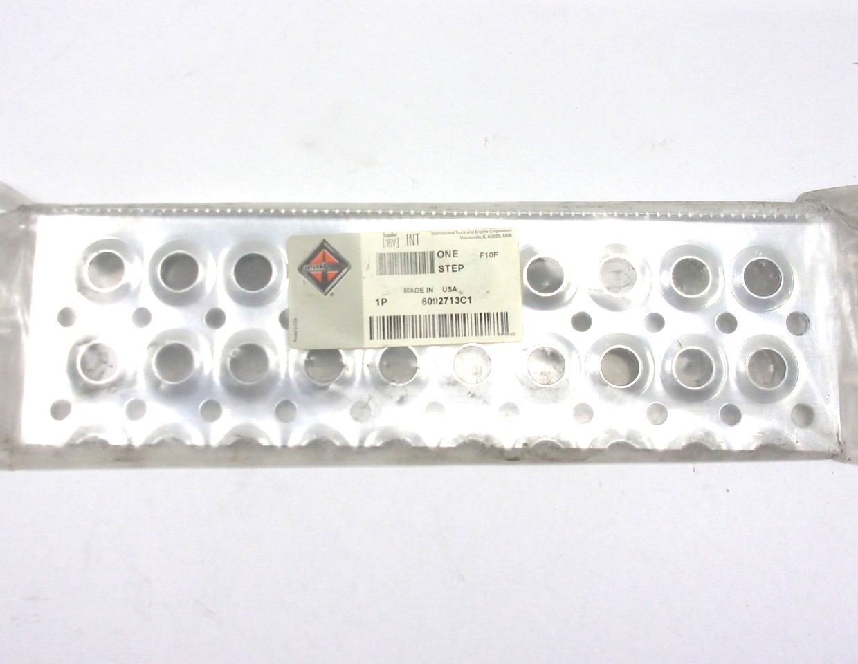 6092713C1 NEW OEM INTERNATIONAL FUEL TANK STEP 13-7/8" X 4-1/8" X 1-5/8"