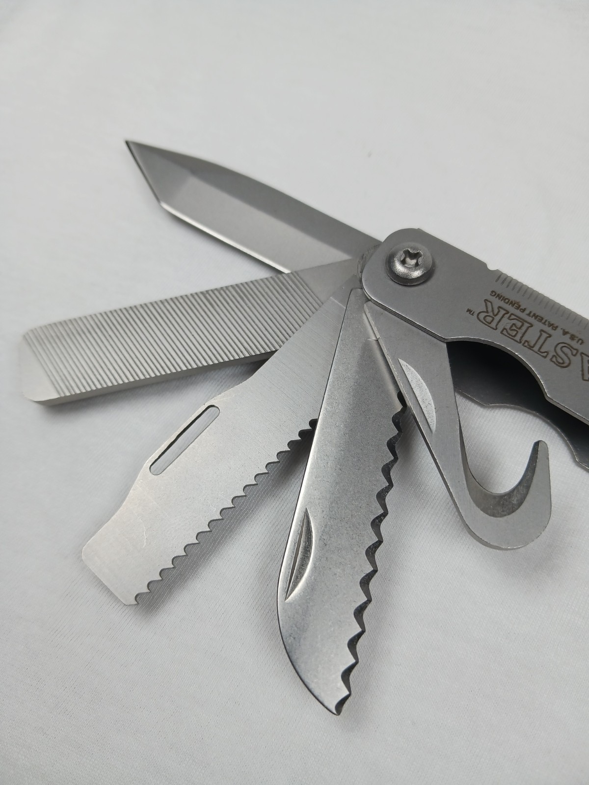 Kutmaster Multimaster 1044 Multi-Tool Pliers w/ Knife Saw File Hook Bit Driver