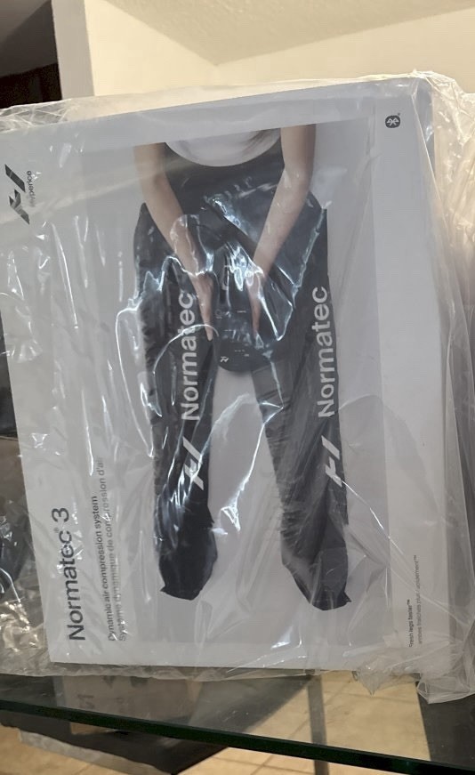 Hyperice Normatec 3 Legs Recovery System Dynamic Air Compression *BRAND NEW*