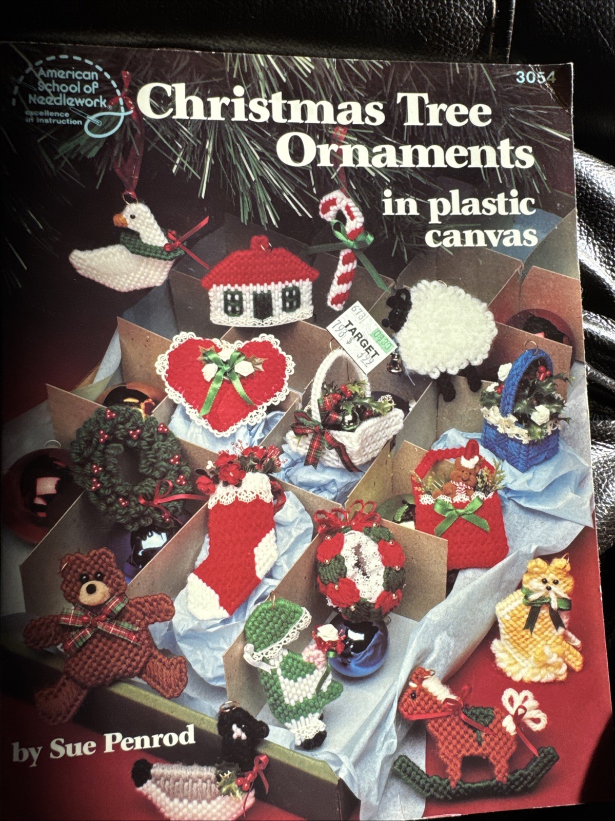 American School Of Needlework Christmas Tree Ornamnets PLASTIC CANVAS Leaflet AV