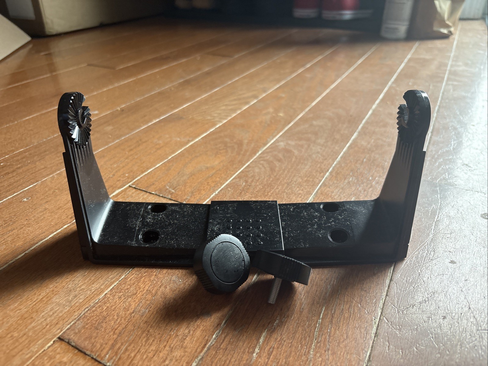 Simrad Go9 Bracket