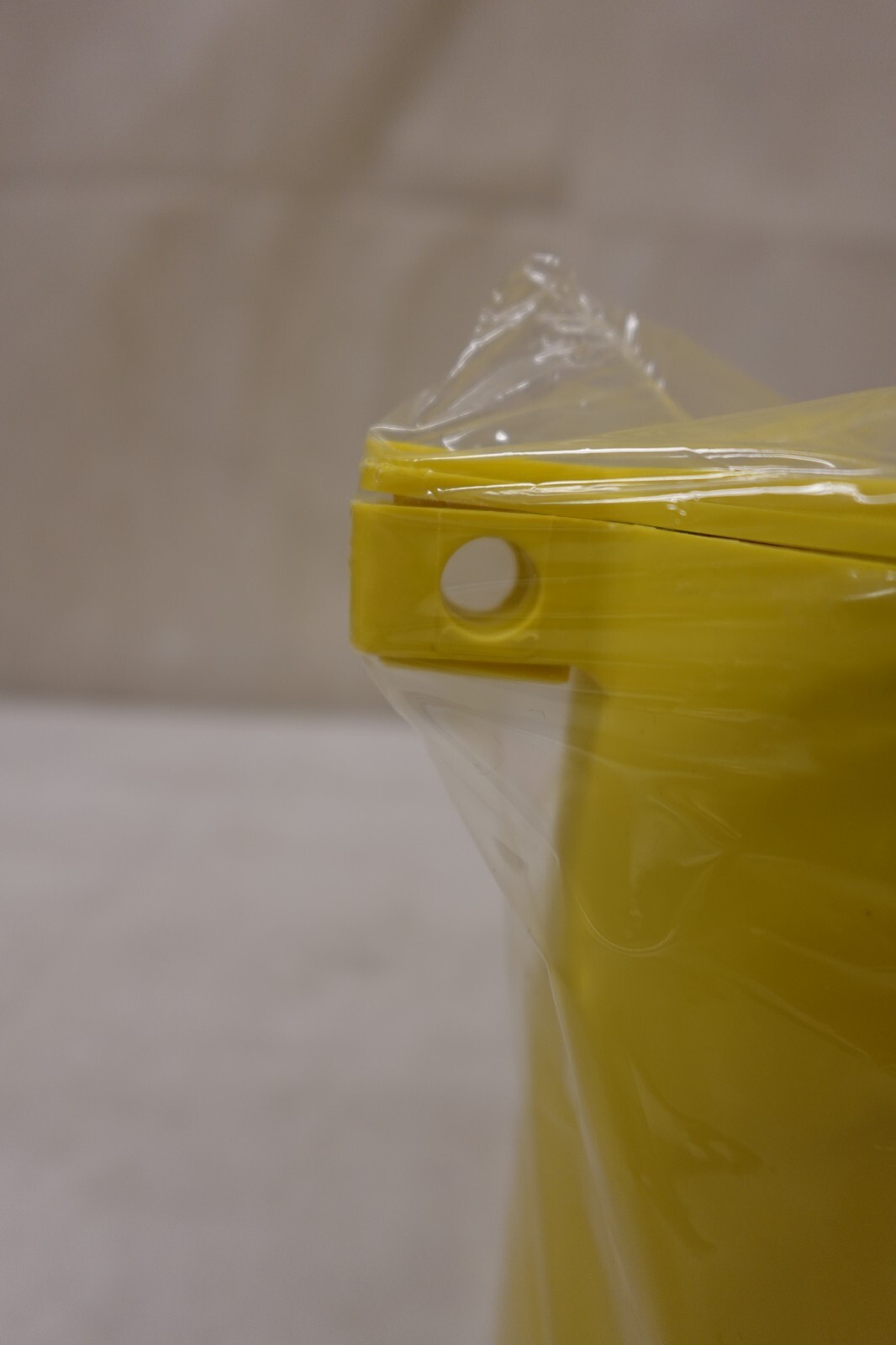 Brady Prinzing Plug Lockout Yellow 1-1/4" Dia PL023 Assembly 3 In 1 Device