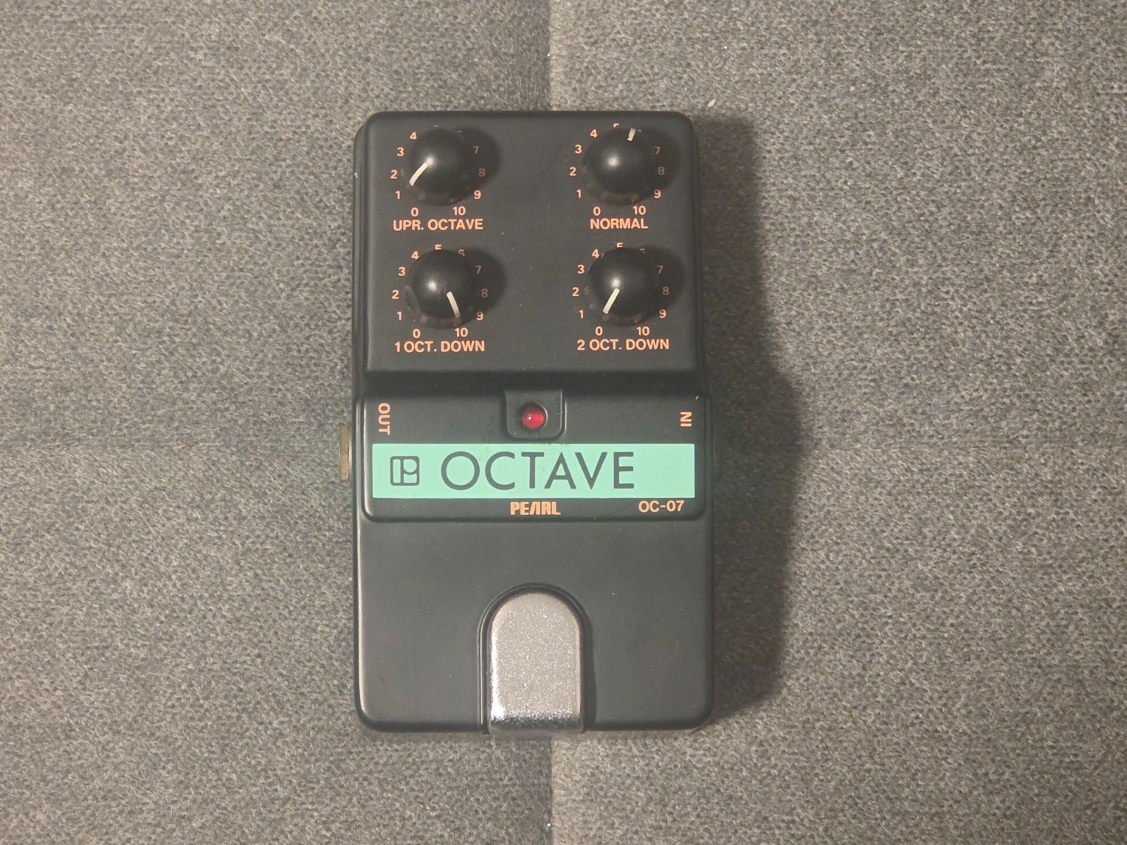 Pearl OC-07 Analog Octaver Pedal 1980s