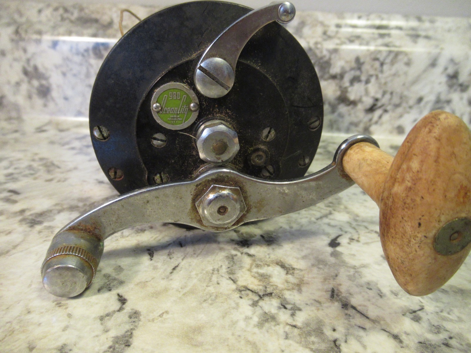 Ocean City 98C Fishing Reel Vintage Old Casting Fish Clicker Free USA Shipping