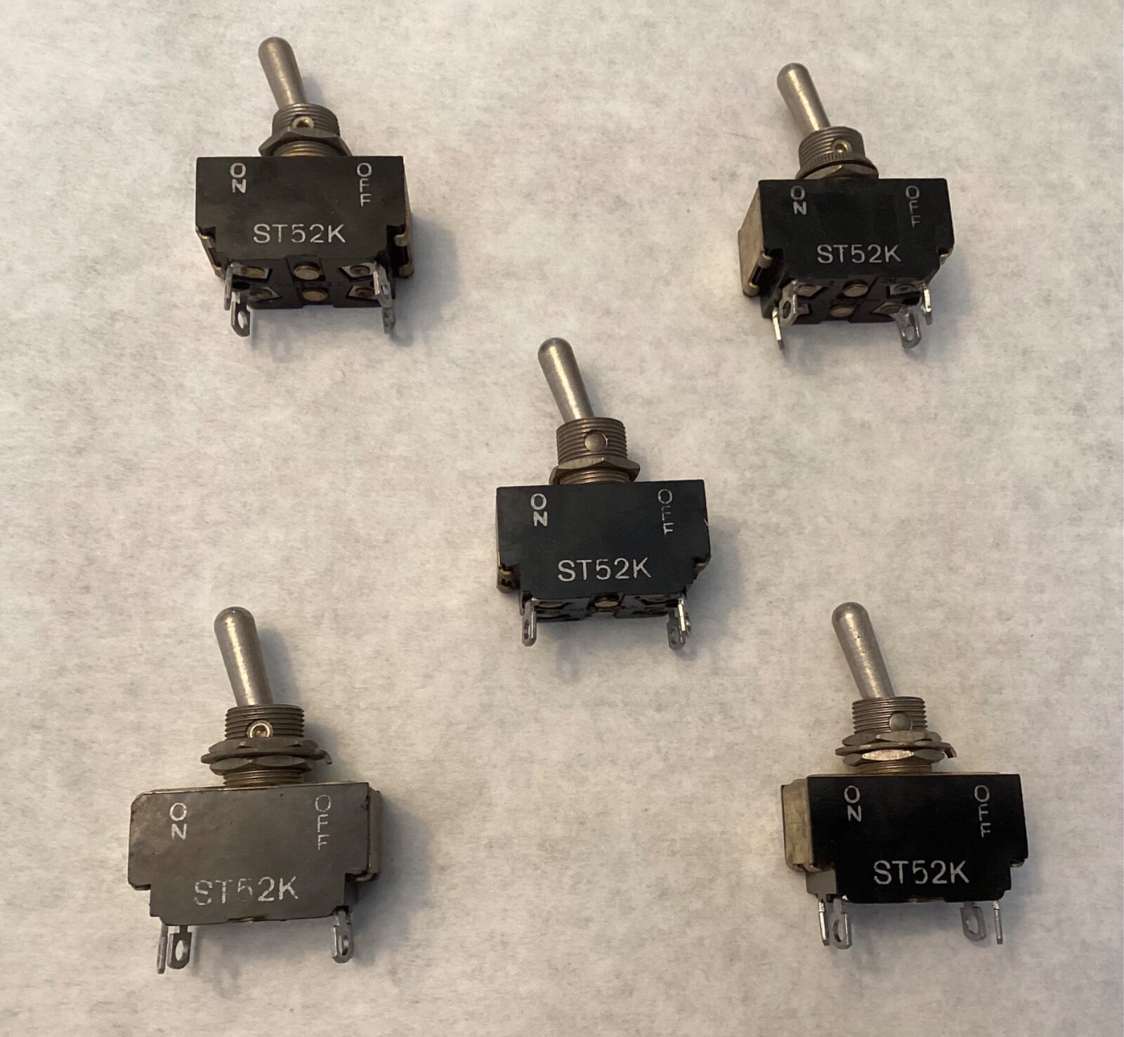INDUSTRIAL TOGGLE SWITCHES ST-52K LOT OF 5