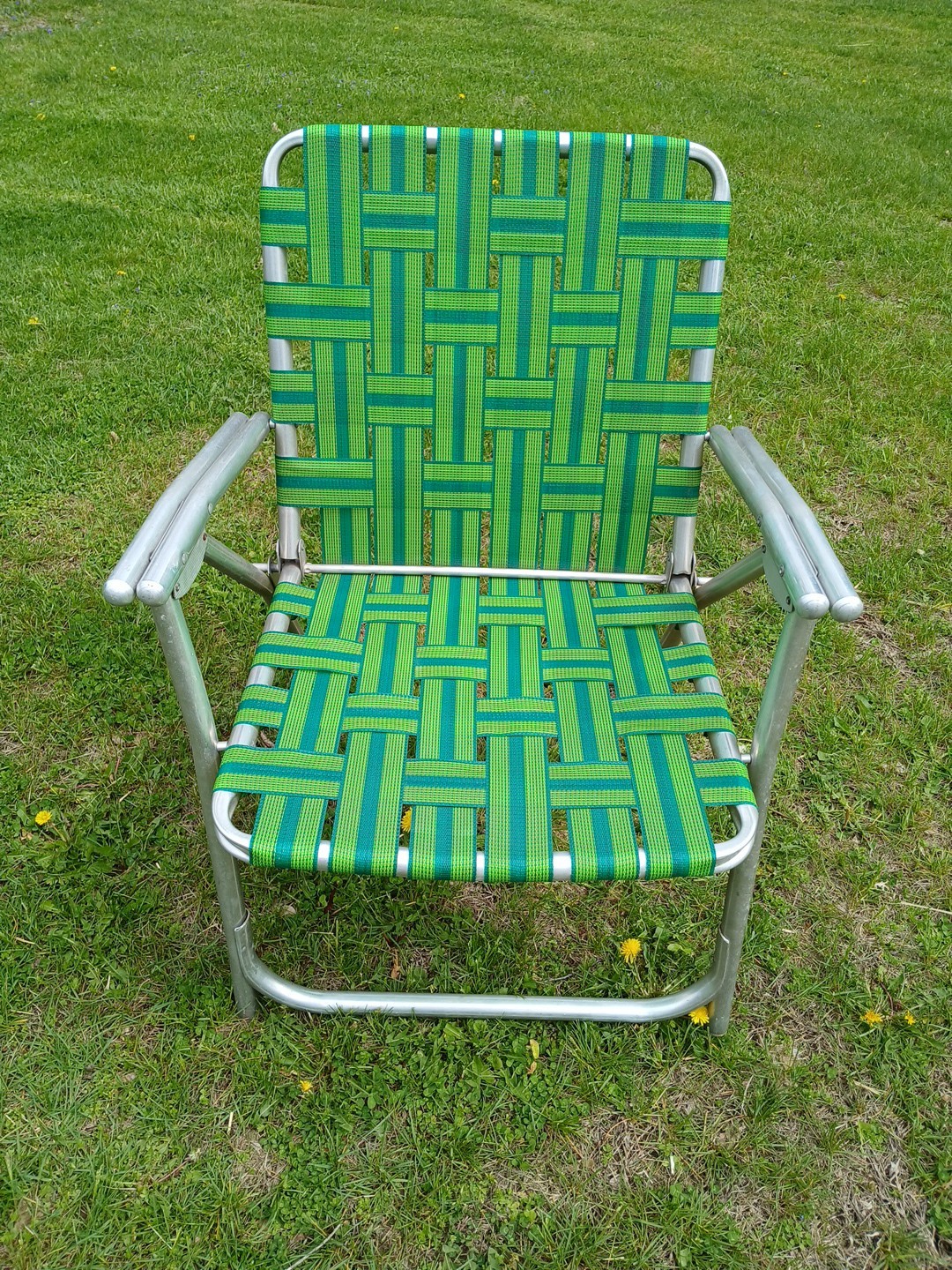 Nice Vintage 1970s 80s Webbed Aluminum Lawn Chair - Solid Green Webbing -
