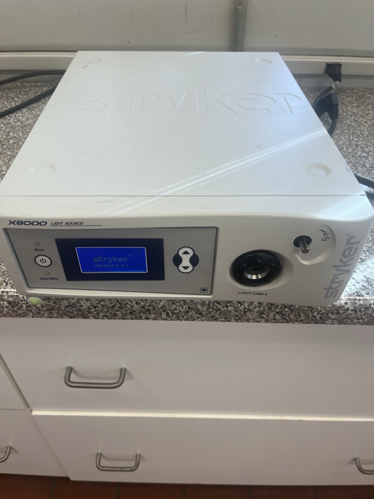 Stryker X8000 Xenon Light Source Endoscopic (B976)