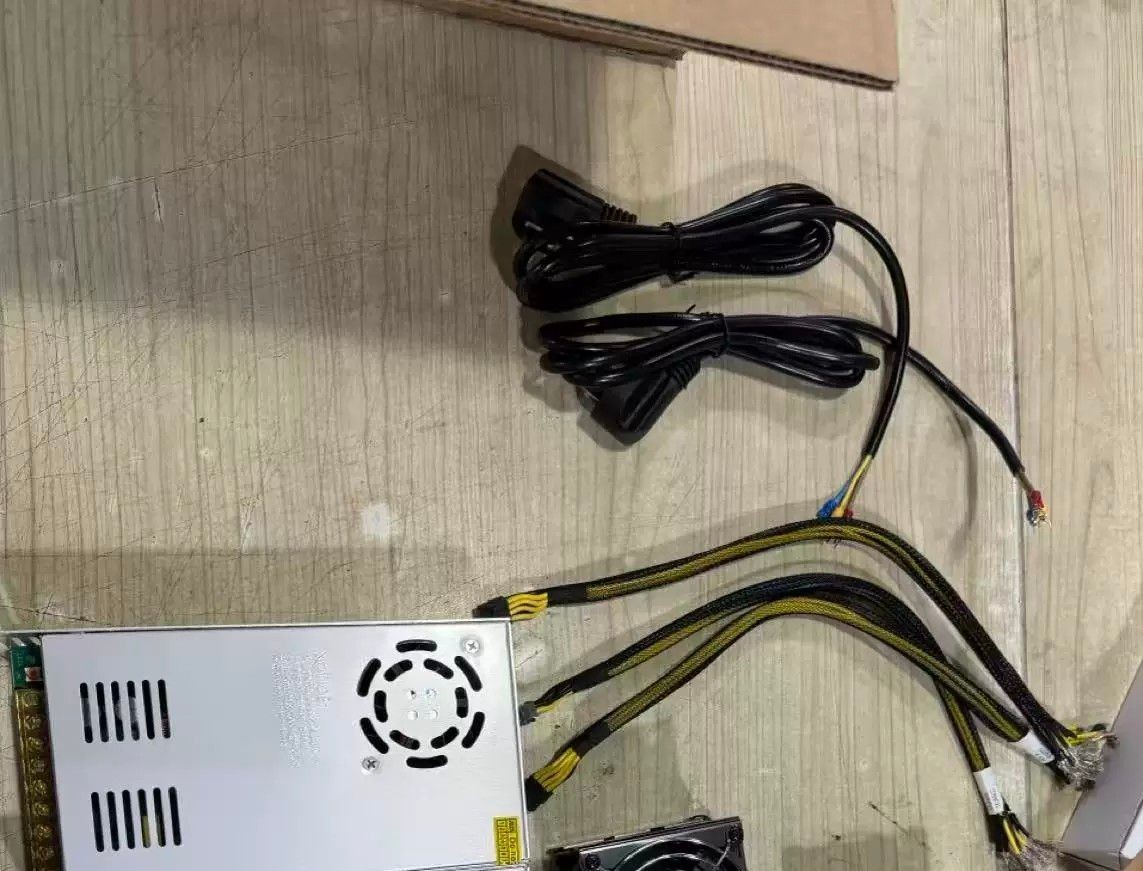 SXM4 To PCIE Adapter cables and power supply