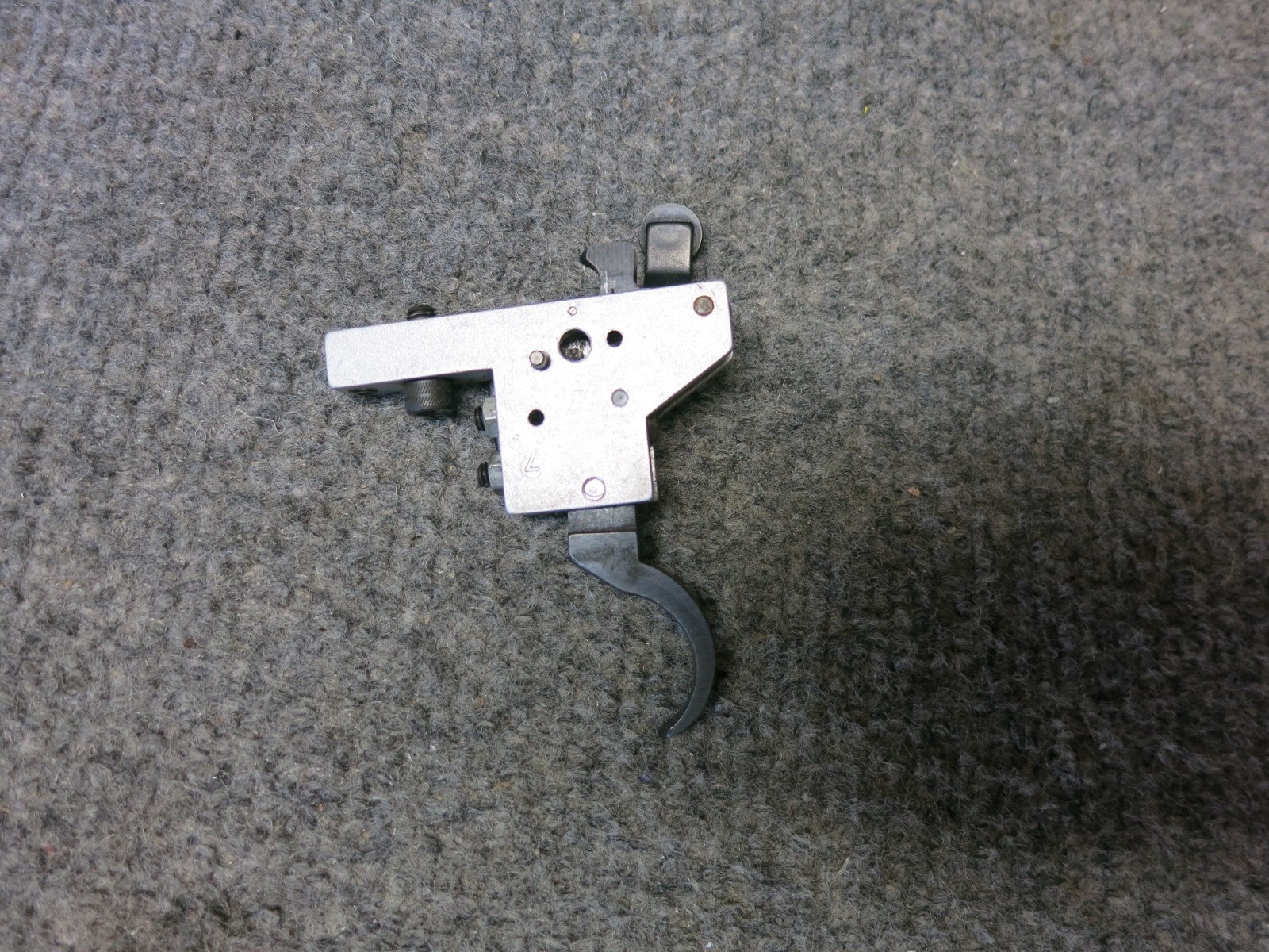 KNIGHT MK 95 AND SIMILAR, MUZZLELOADER RIFLE TRIGGER, VERY GOOD  USED CONDITION.