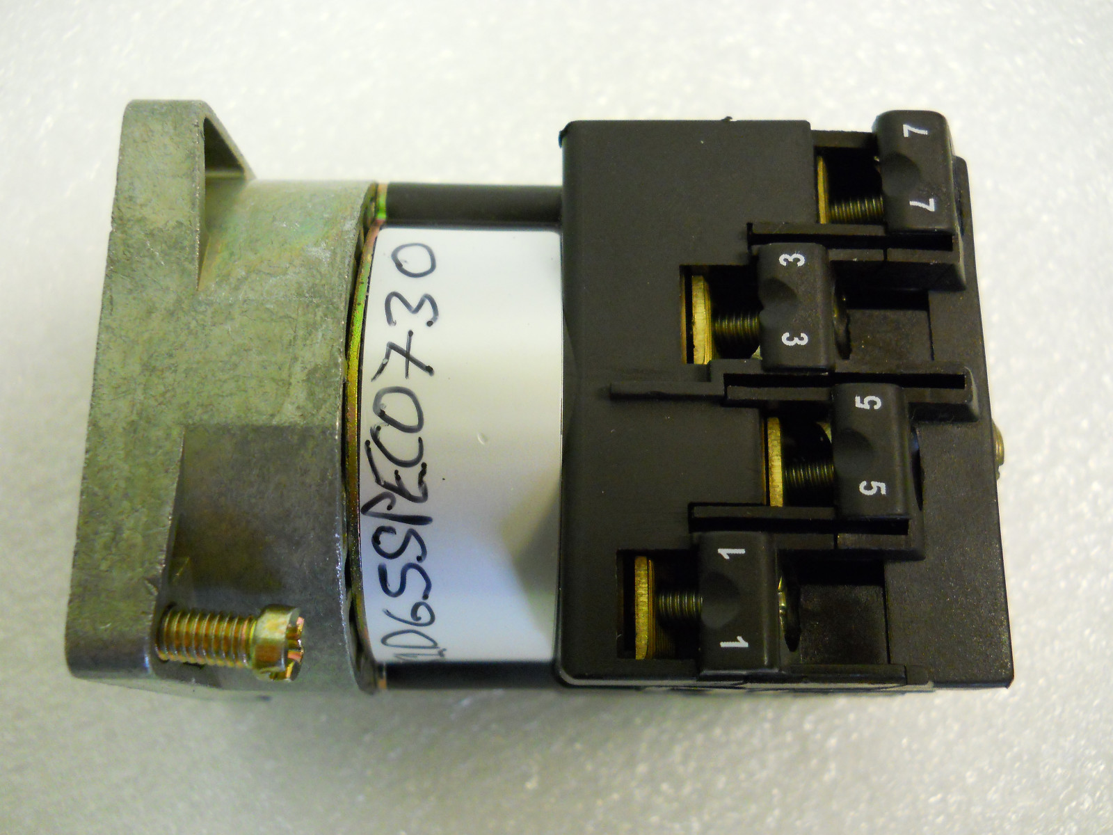 SQUARE D K1D65SPEC0730 CAM SELECTOR SWITCH 2-POSITION NEW CONDITION NO BOX