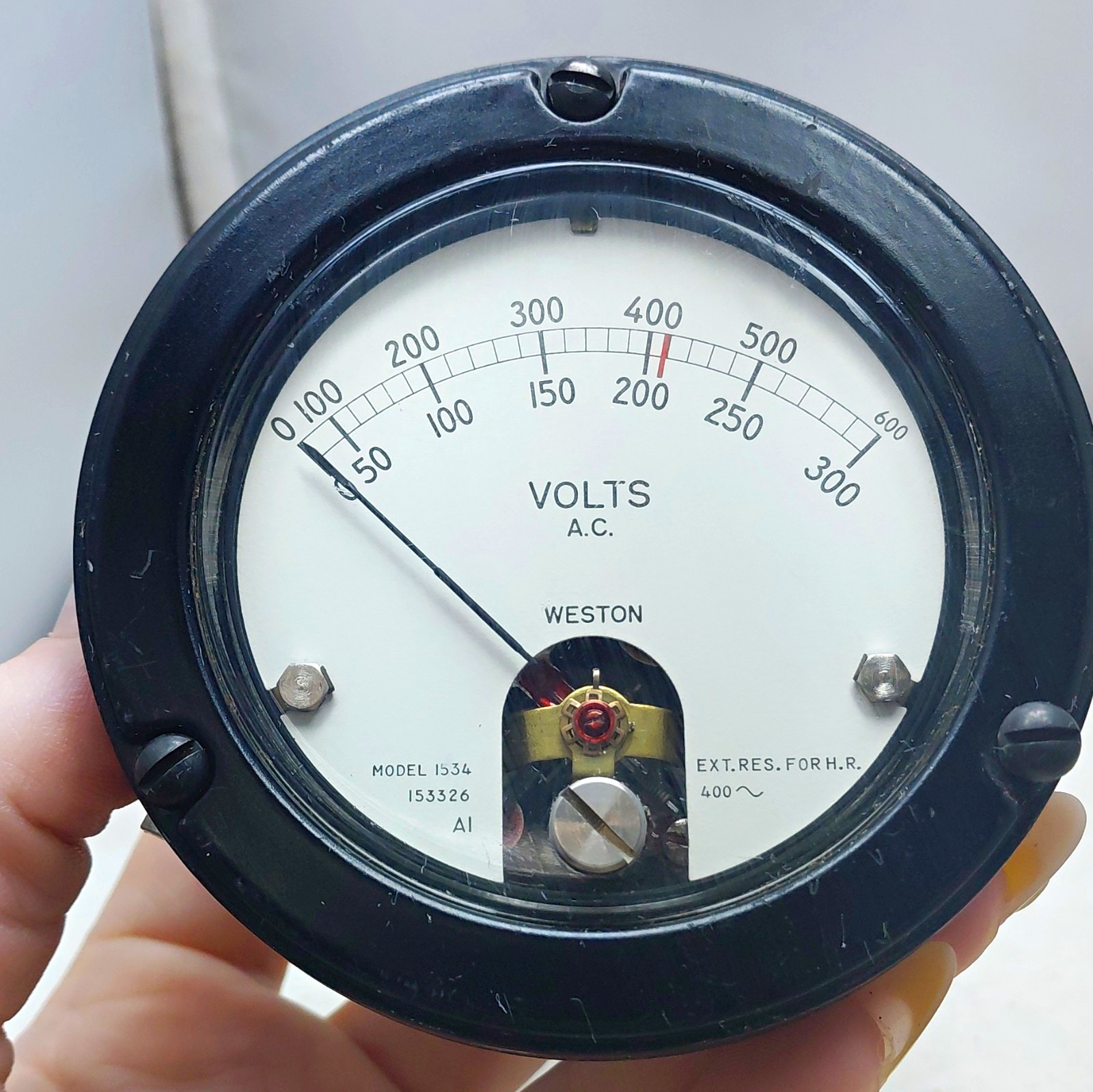 Weston Model 1534 Analog AC Panel Voltmeter Gauge 0-600V 400~