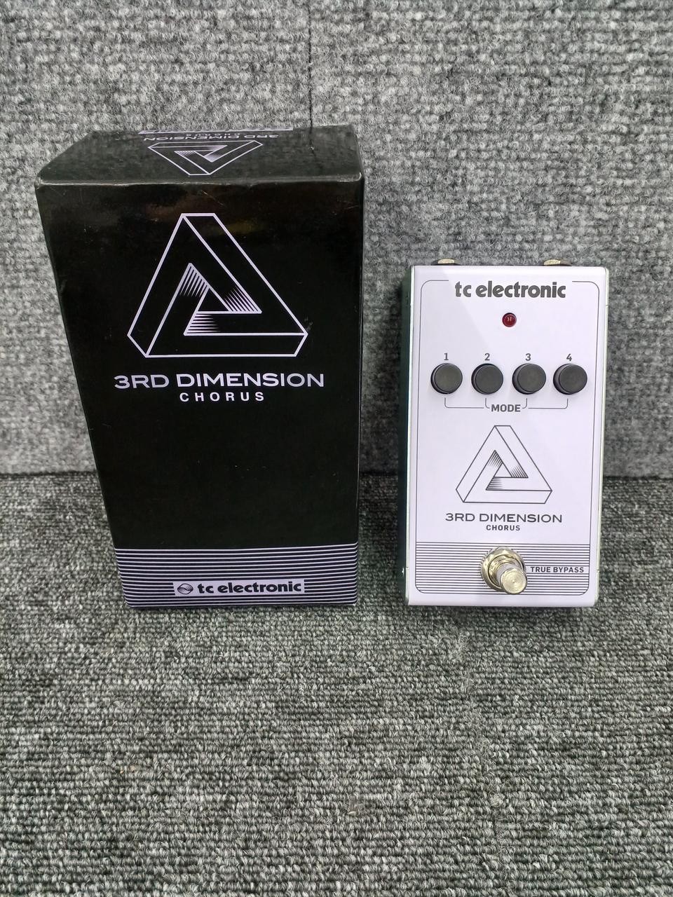 TC Electronic 3rd Dimension Chorus Pedal with 4 Presets Used Effects Pedal