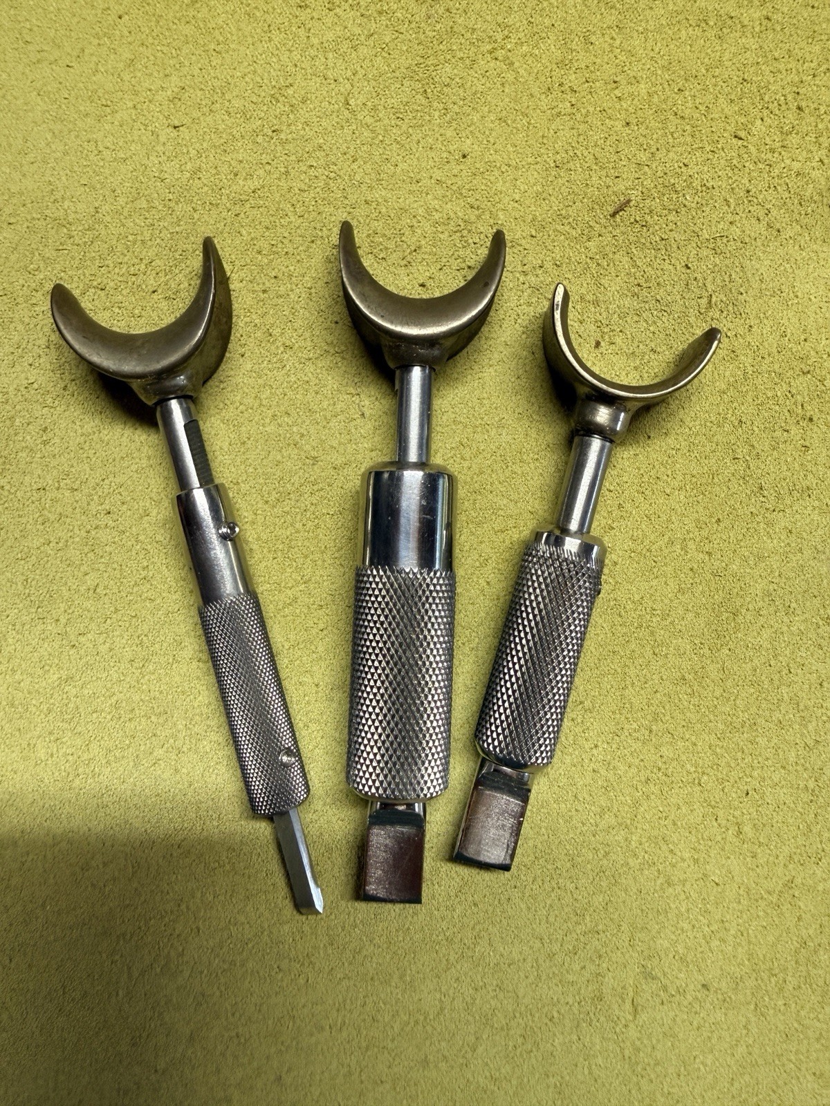 Set Of Henley Swivel Knives