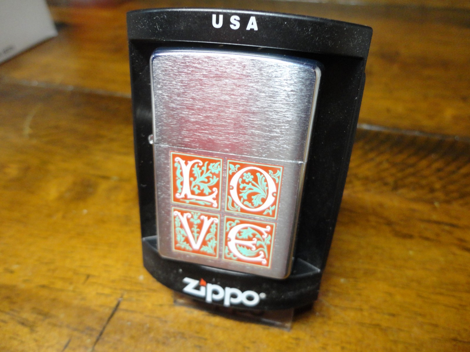 LOVE BRUSH CHROME ZIPPO LIGHTER MINT IN BOX 2006
