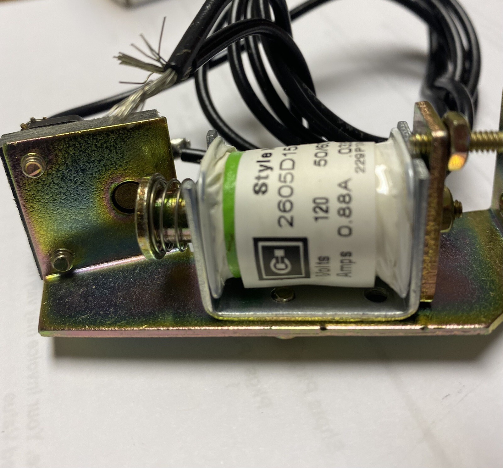 WESTINGHOUSE CUTLER HAMMER 2605D15G19  KA JA LB 120 VAC Right Hand Shunt Trip