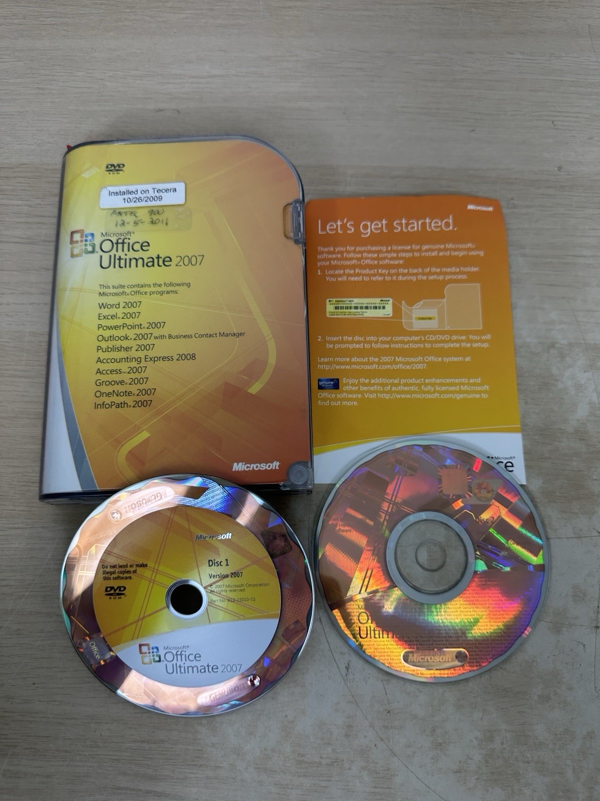Microsoft Office Ultimate 2007 w/ Product Key - 2 Disc Set w/ Case & Insert