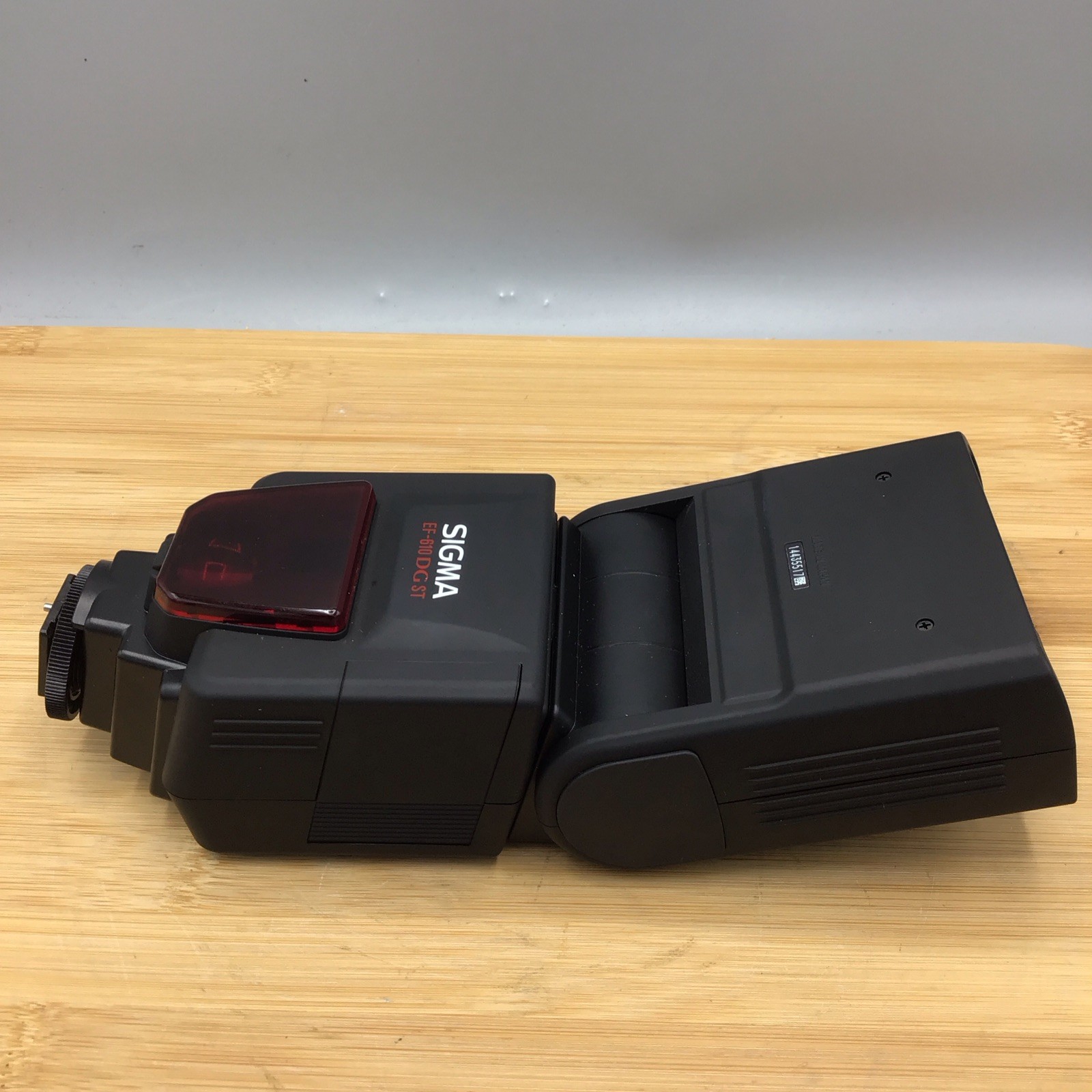 Sigma EF-610 DG ST Electronic Flash For Canon With Bag.