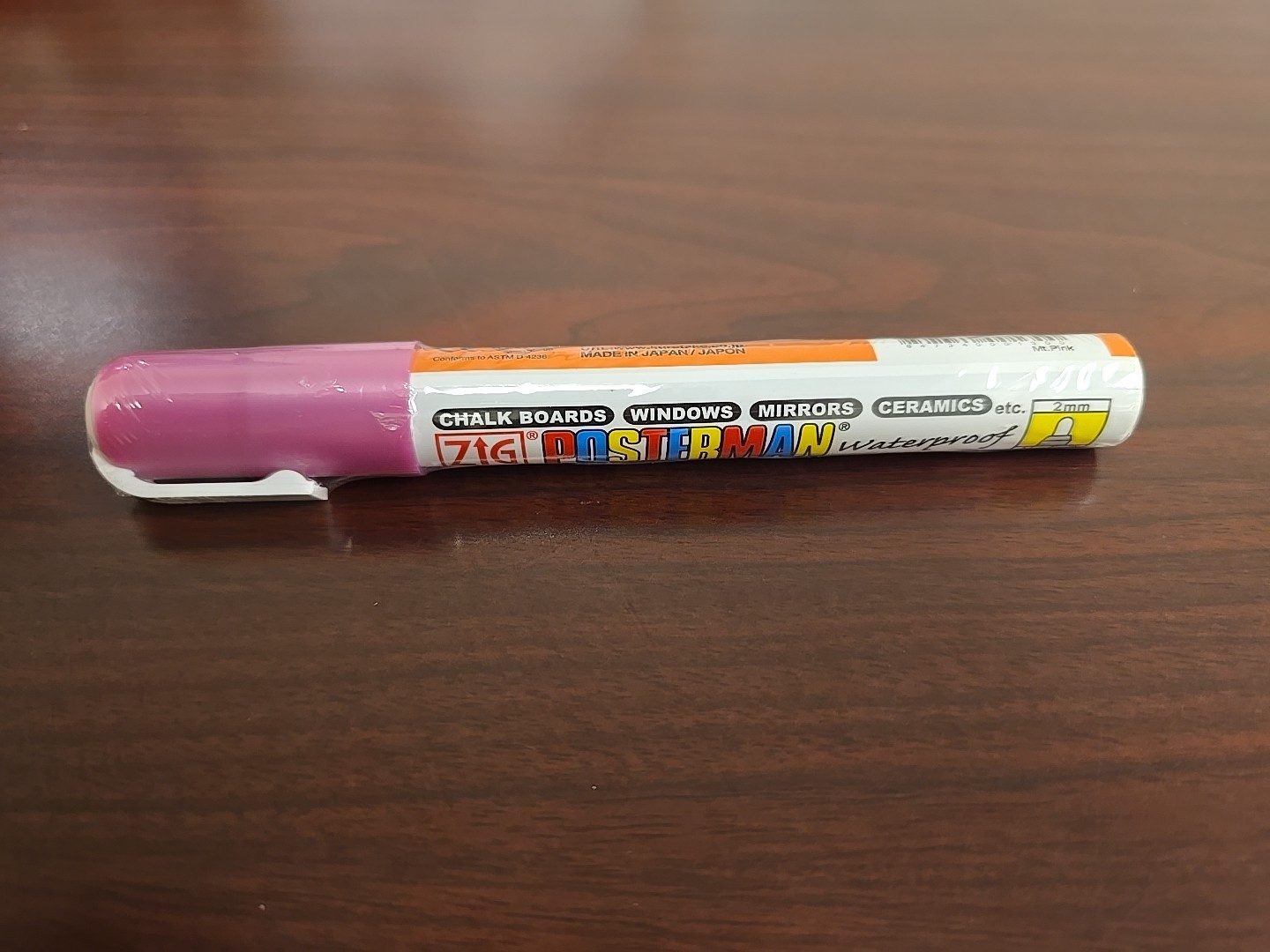 New ZIG Posterman Waterproof 2mm Medium  Tip Marker - Metallic Pink