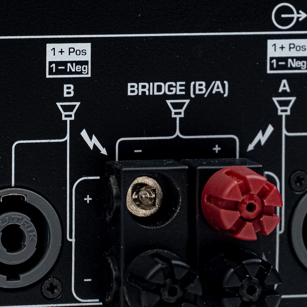 Crest Audio CC 1800 2 Channel Power Amplifier (2RU)