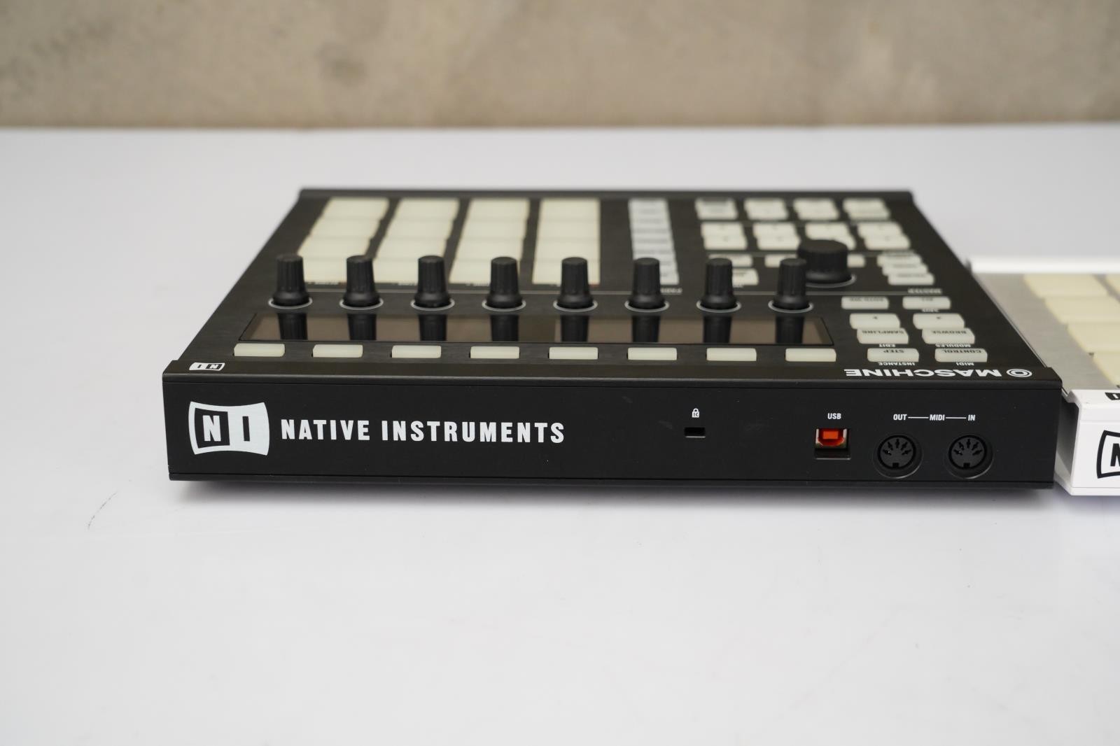 Native Instruments Maschine Mk2 & Maschine Mikro Mk2 Controllers #56170