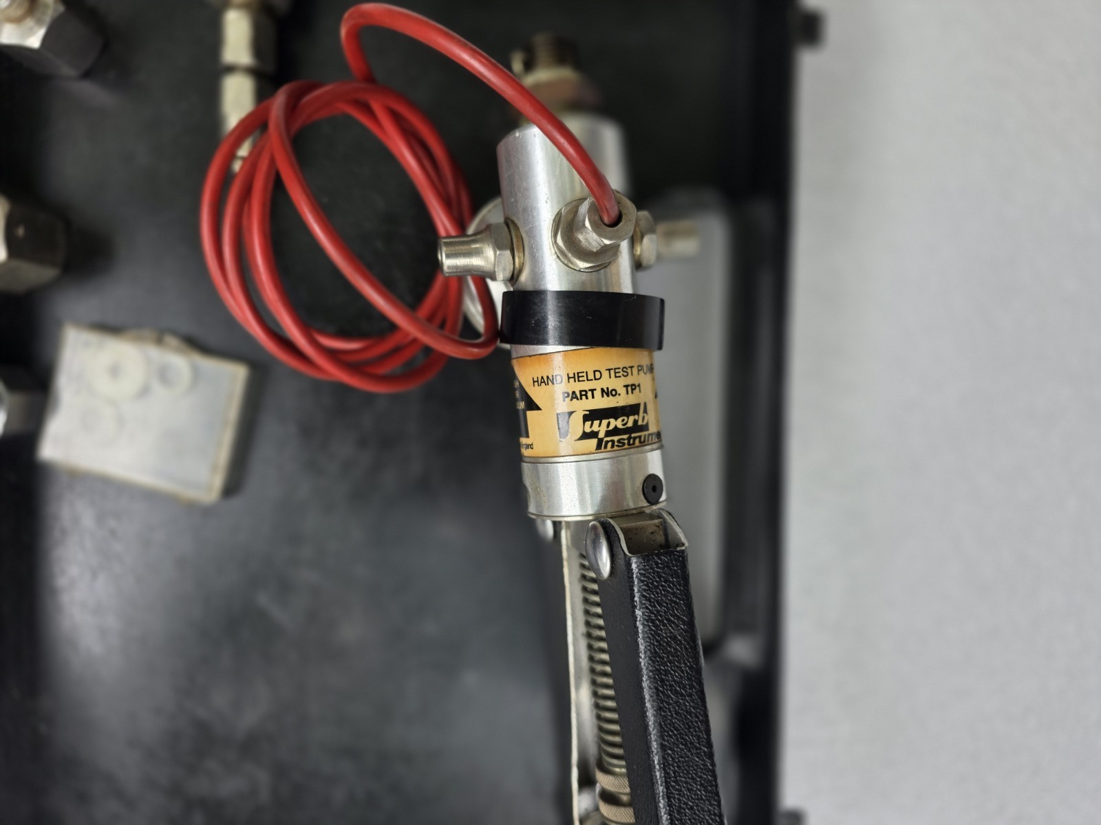 Superb TP1 Hand Held Test Pressure Calibrator Pump