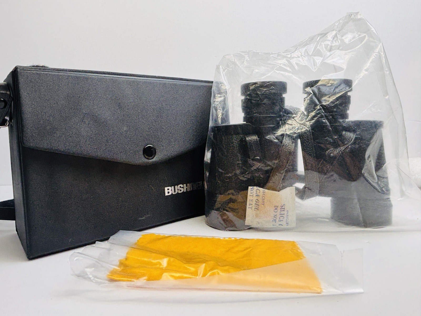 Bushnell Insta-Focus 7x35 Wide Angle Binoculars with Original Case