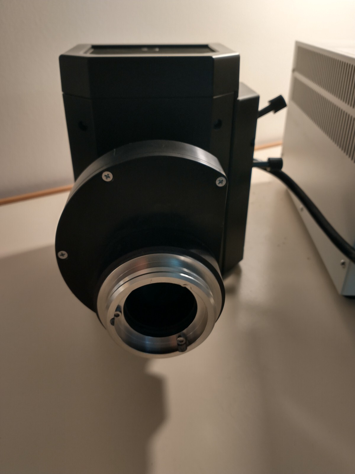 Olympus Hg Illuminator with motorized shutter