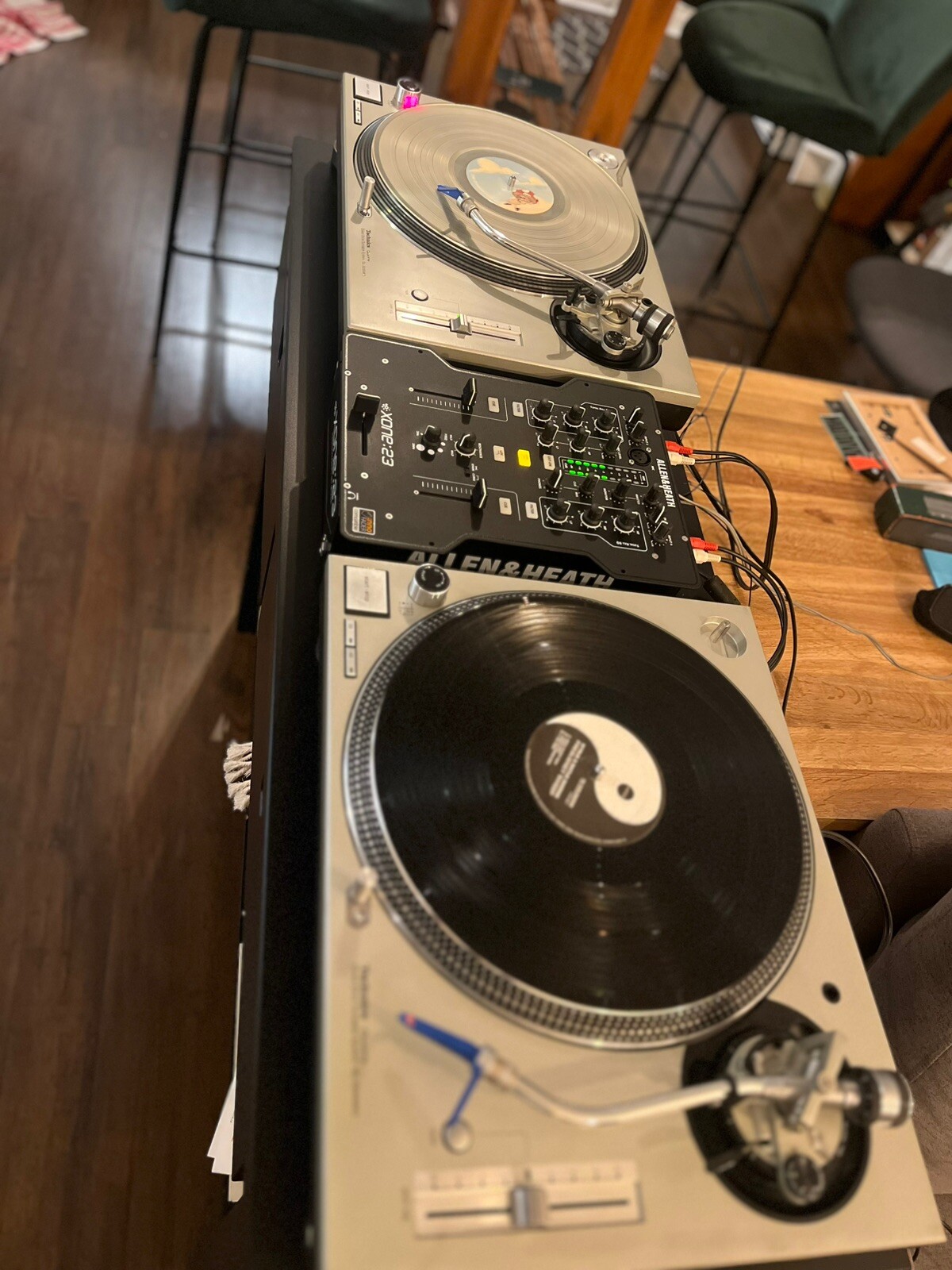 Turntable Technics SL 1200 MK5 Direct Drive +Ortofon Concorde S + Mixer Xone 23