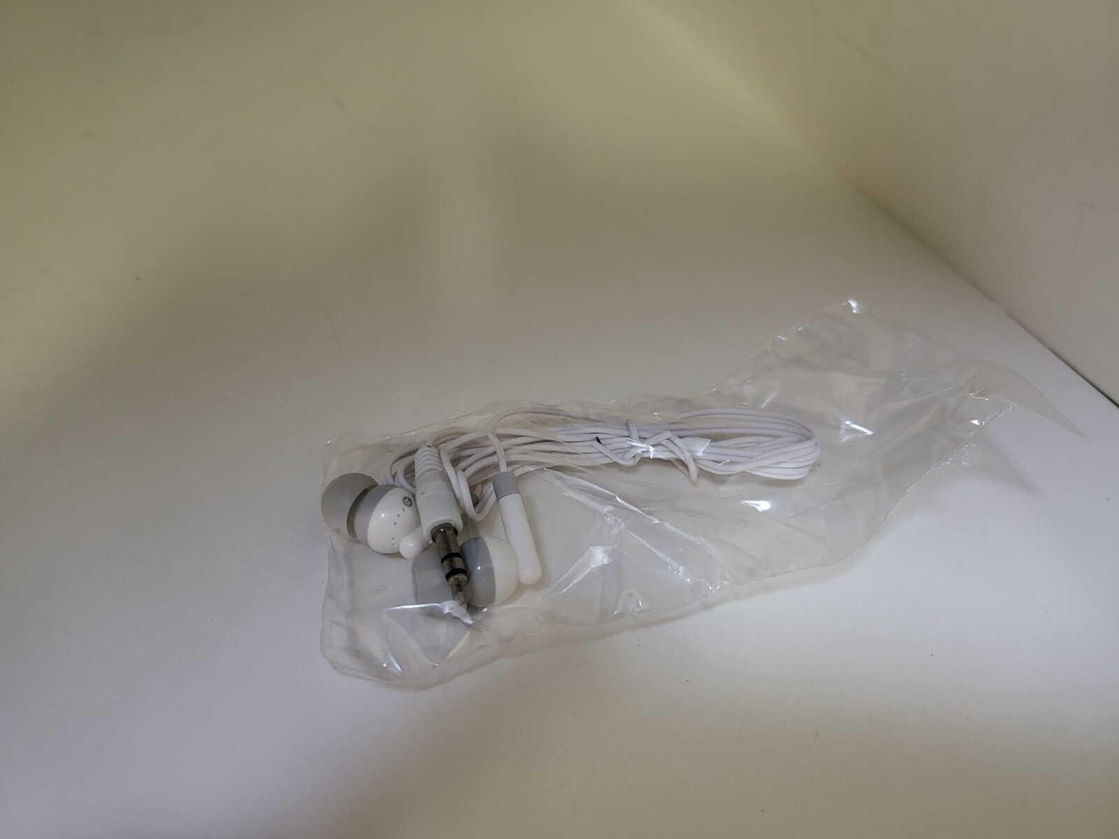 NEW White & Gray Stereo Earbuds Earphones headset for Game boy Color Advance C13