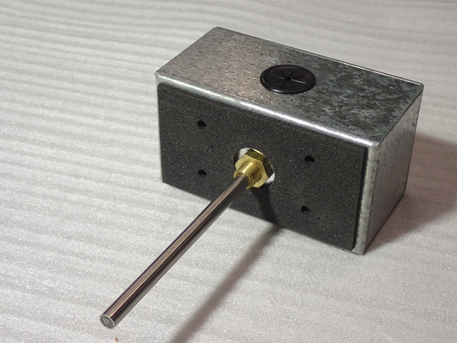 TE-205-B-3-A-2 MAMAC Temperature Sensor New